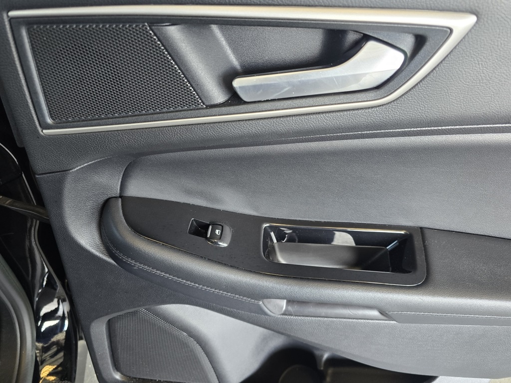 Thumbnail: 2018 Ford Edge - 27