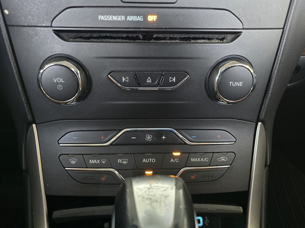 Thumbnail: 2018 Ford Edge - 31