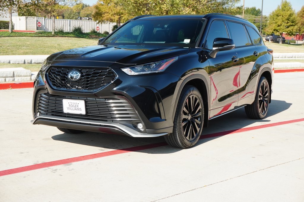 Used Car 2024 Toyota Highlander  Le For Sale Under $40,000 In Weatherford, Texas