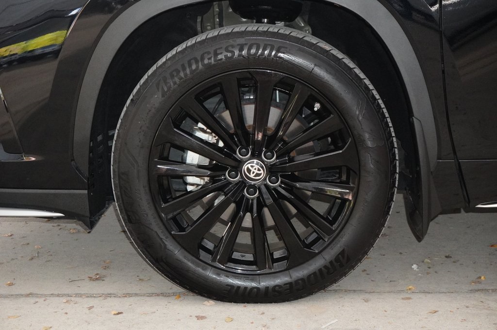 Used Car 2024 Toyota Highlander  Le For Sale Under $40,000 In Weatherford, Texas