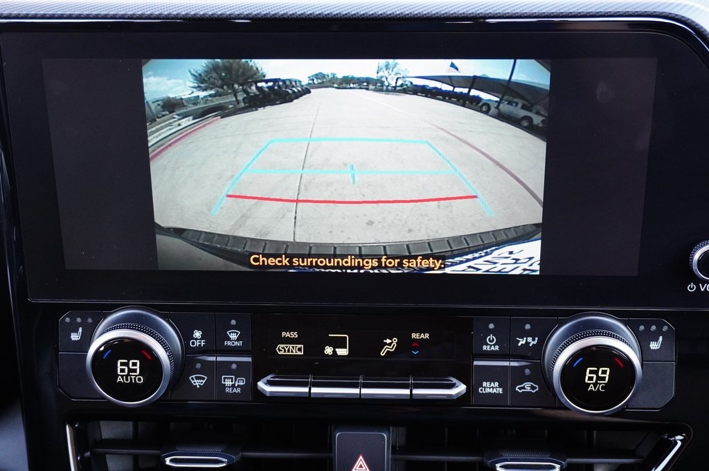 Used Car 2024 Toyota Highlander  Le For Sale Under $40,000 In Weatherford, Texas