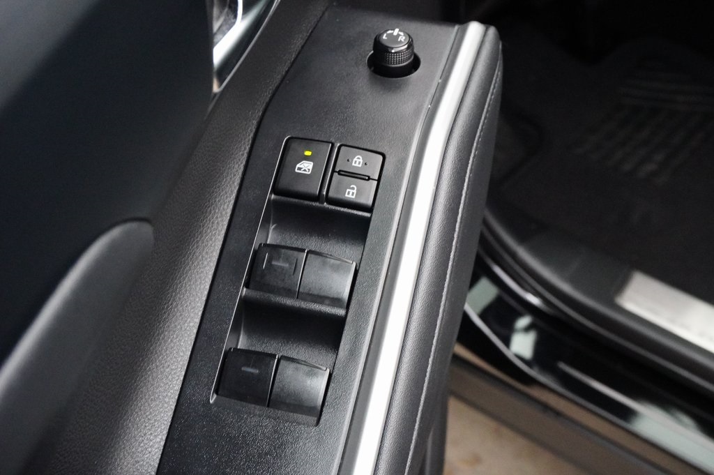 Used Car 2024 Toyota Highlander  Le For Sale Under $40,000 In Weatherford, Texas