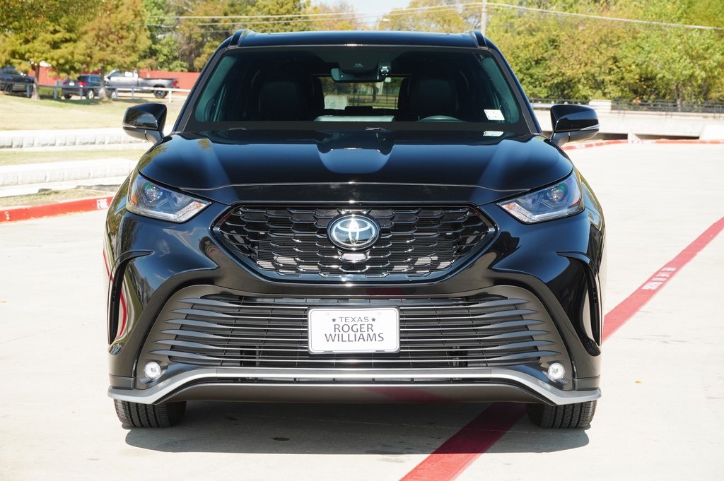 Used Car 2024 Toyota Highlander  Le For Sale Under $40,000 In Weatherford, Texas