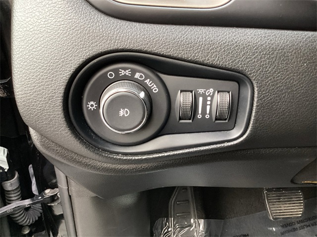 Used Car 2023 Jeep Renegade  Latitude For Sale Under $20,000 In San Antonio, Texas