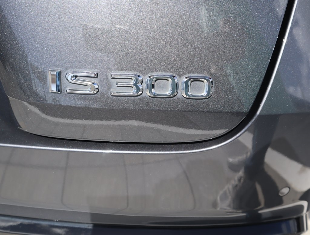 Thumbnail: 2022 Lexus IS - 16