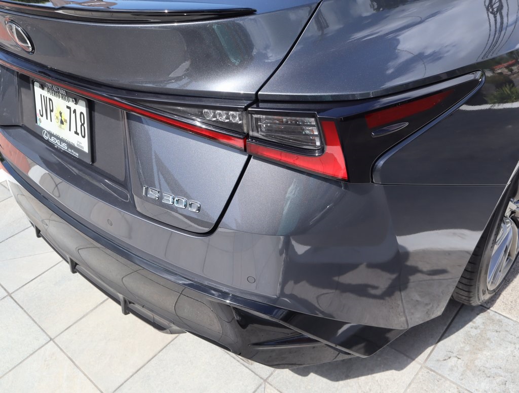 Thumbnail: 2022 Lexus IS - 17