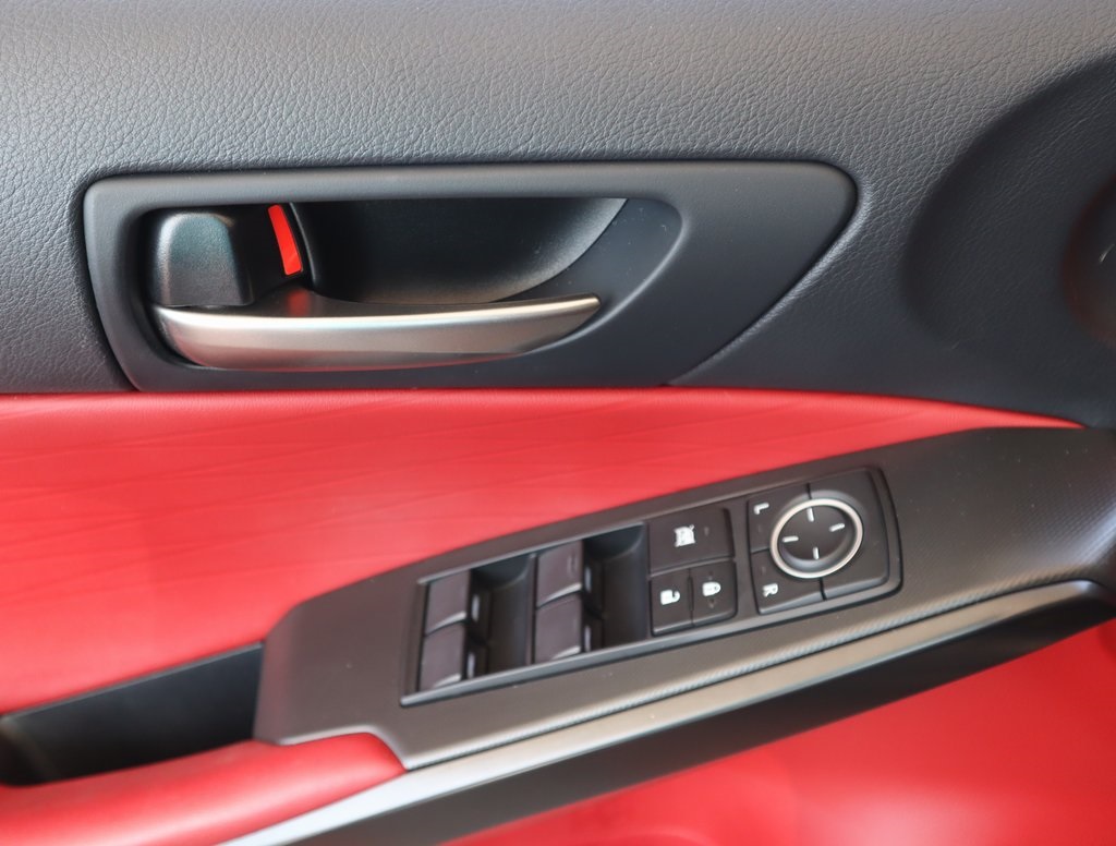 Thumbnail: 2022 Lexus IS - 22