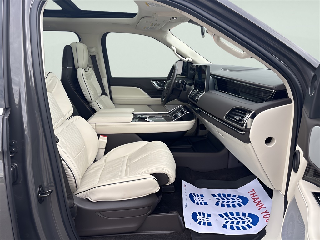 2022 Lincoln Navigator