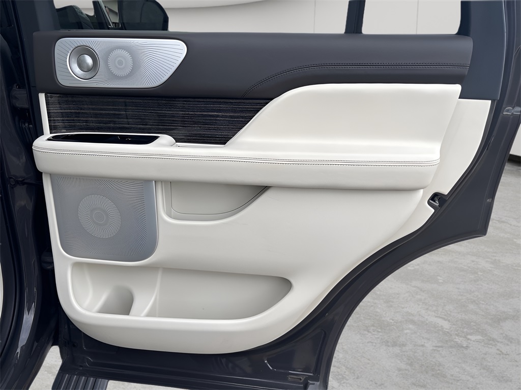 2022 Lincoln Navigator