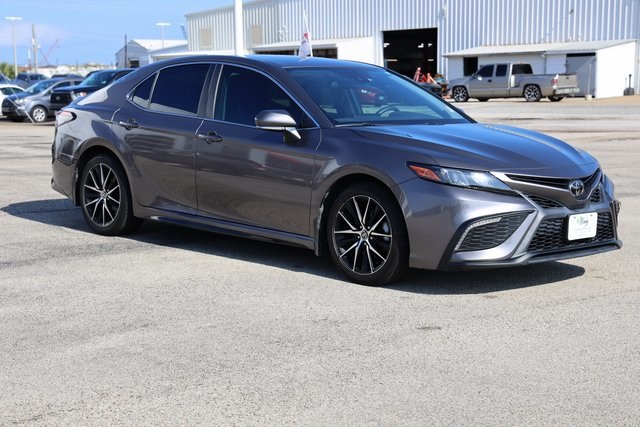2022 Toyota Camry SE Gray at Community Toyota