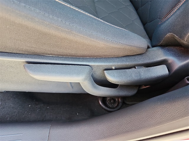 Used Car 2020 Nissan Kicks  Sr For Sale Under $20,000 In Plainview, Texas