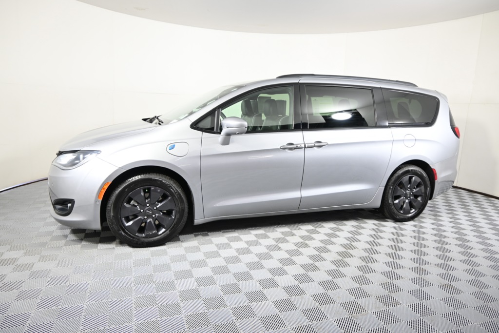 Used 2019 Chrysler Pacifica Hybrid Limited with VIN 2C4RC1N70KR681859 for sale in Forest Lake, Minnesota