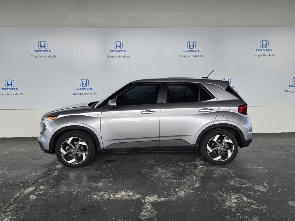 Thumbnail: 2024 Hyundai Venue - 3