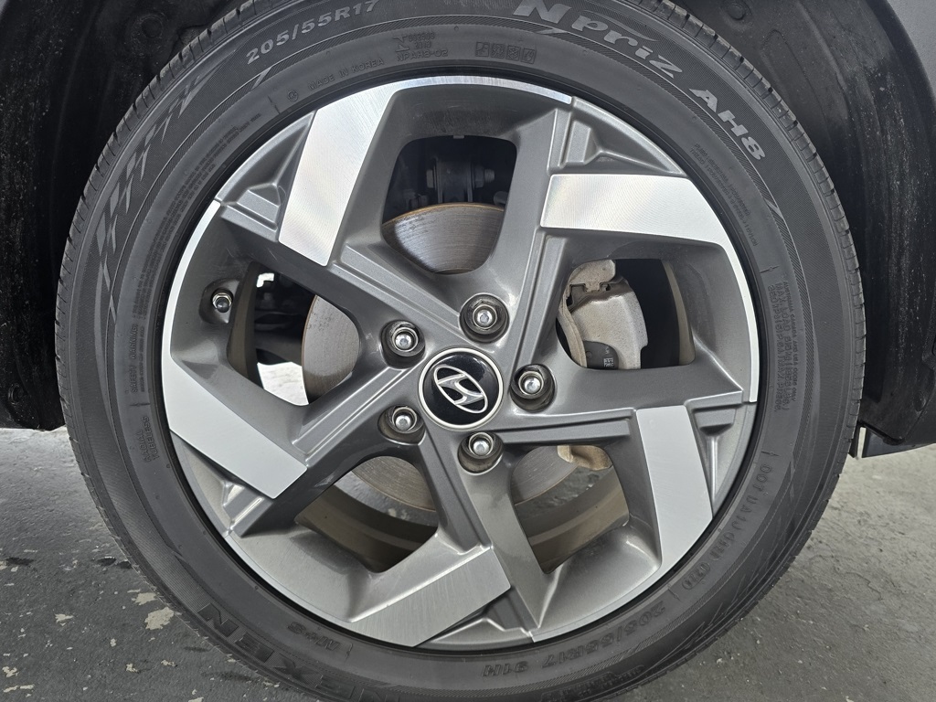 Thumbnail: 2024 Hyundai Venue - 32