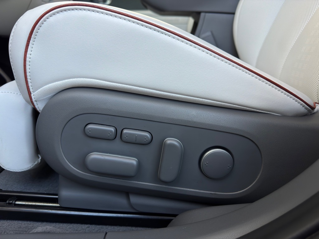 2023 Hyundai IONIQ 5 Limited - 9