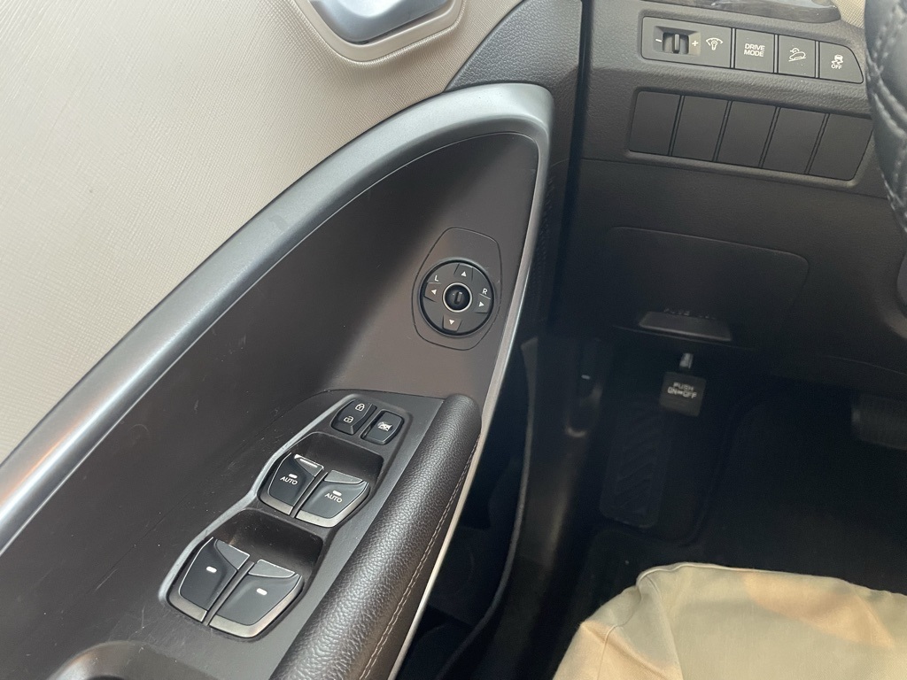 Thumbnail: 2018 Hyundai Santa Fe - 26