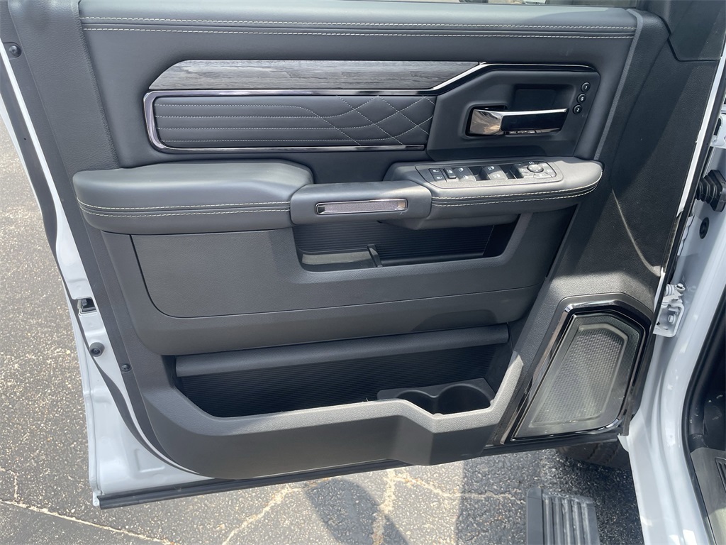 2025 Ram 2500 Limited - 10