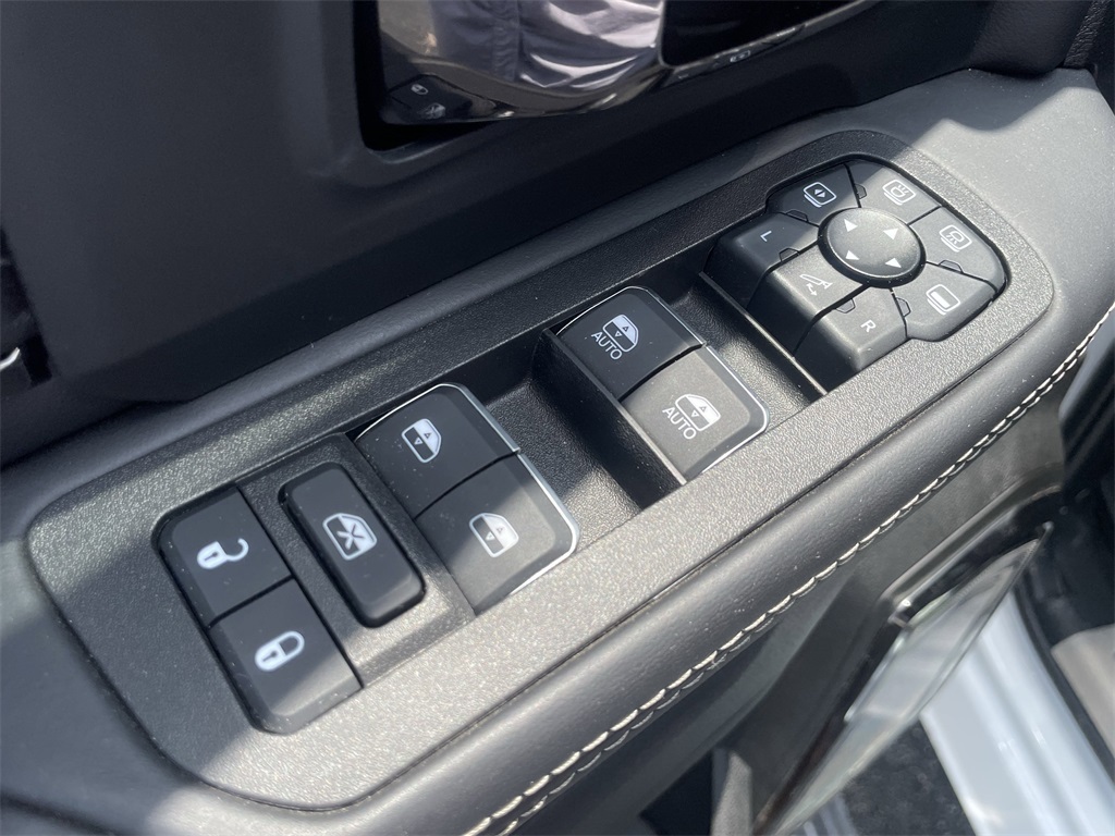 2025 Ram 2500 Limited - 11