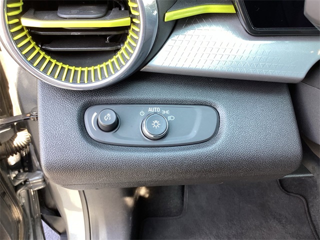 Used Car 2024 Chevrolet Trax  Lt For Sale Under $25,000 In San Antonio, Texas