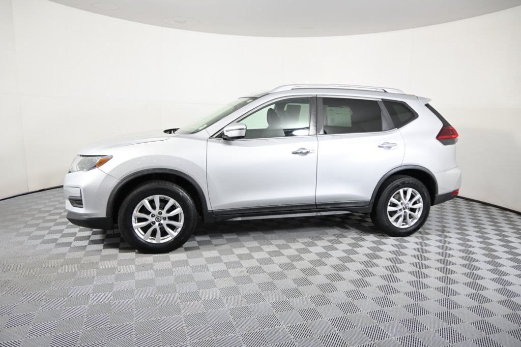 Used 2018 Nissan Rogue SV with VIN KNMAT2MVXJP562669 for sale in Forest Lake, Minnesota