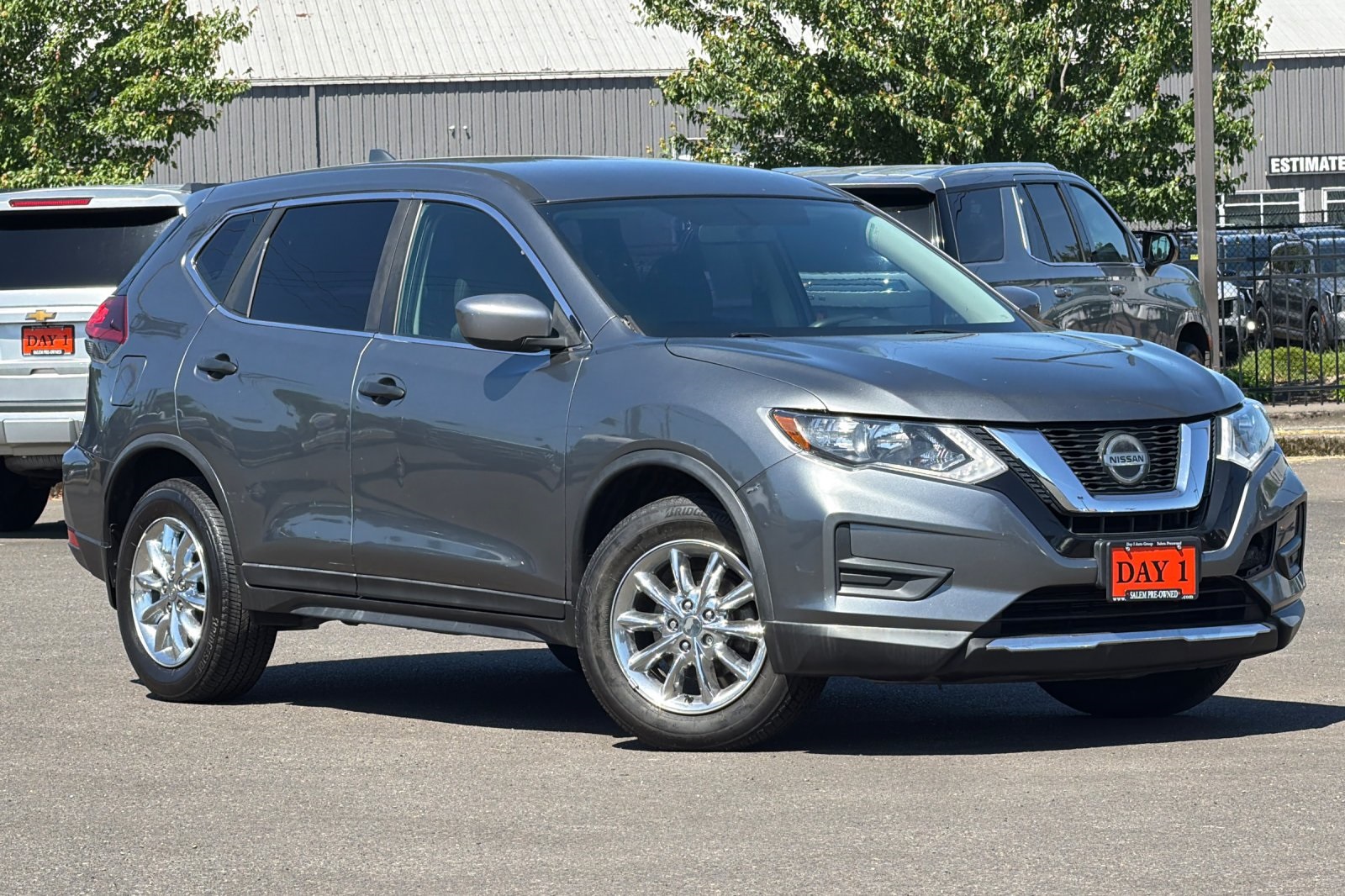 2018 Nissan Rogue S - Photo 2