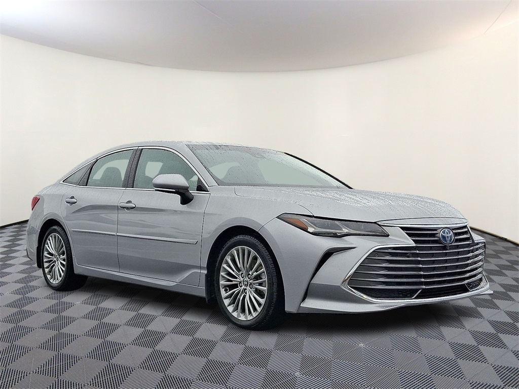 2022 Toyota Avalon Hybrid Limited FWD