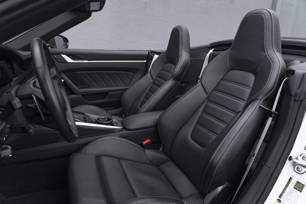 2024 Porsche 911 - Thumbnail 3