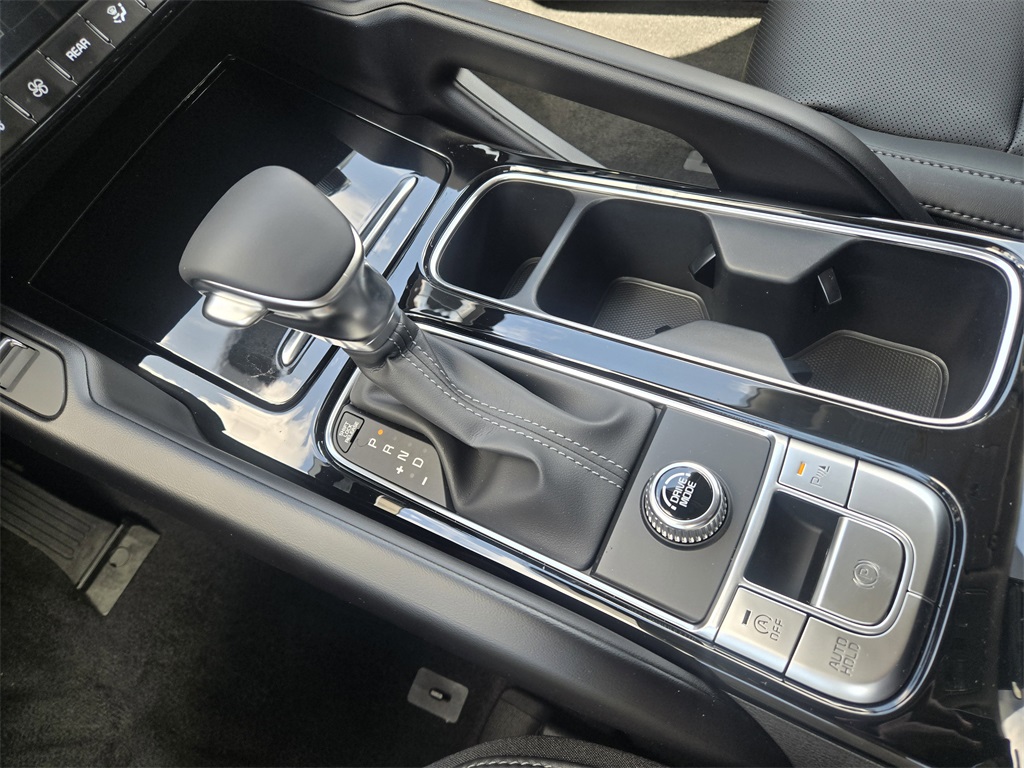 2025 Kia Telluride S Silver at Shottenkirk Kia Fort Bend