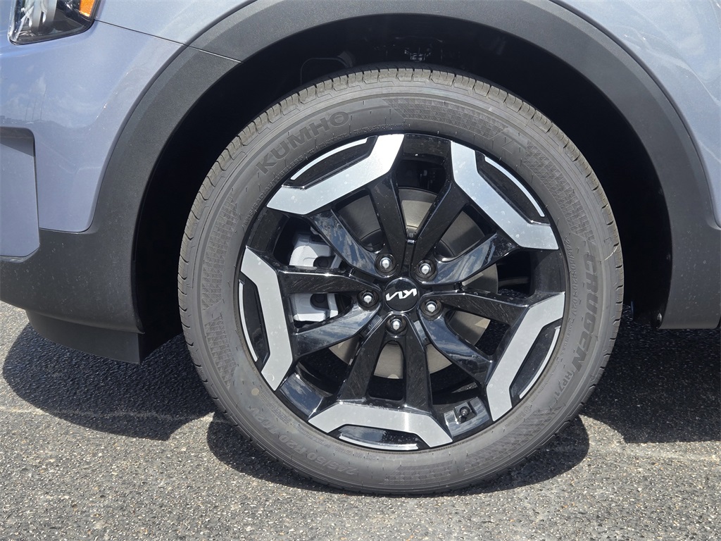 2025 Kia Telluride S Silver at Shottenkirk Kia Fort Bend