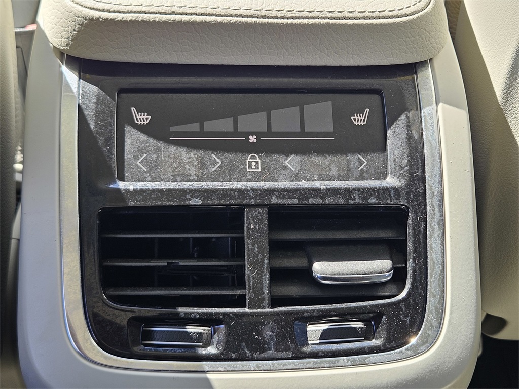 Used Car 2020 Volvo Xc90  T6 Momentum For Sale Under $25,000 In San Marcos, Texas