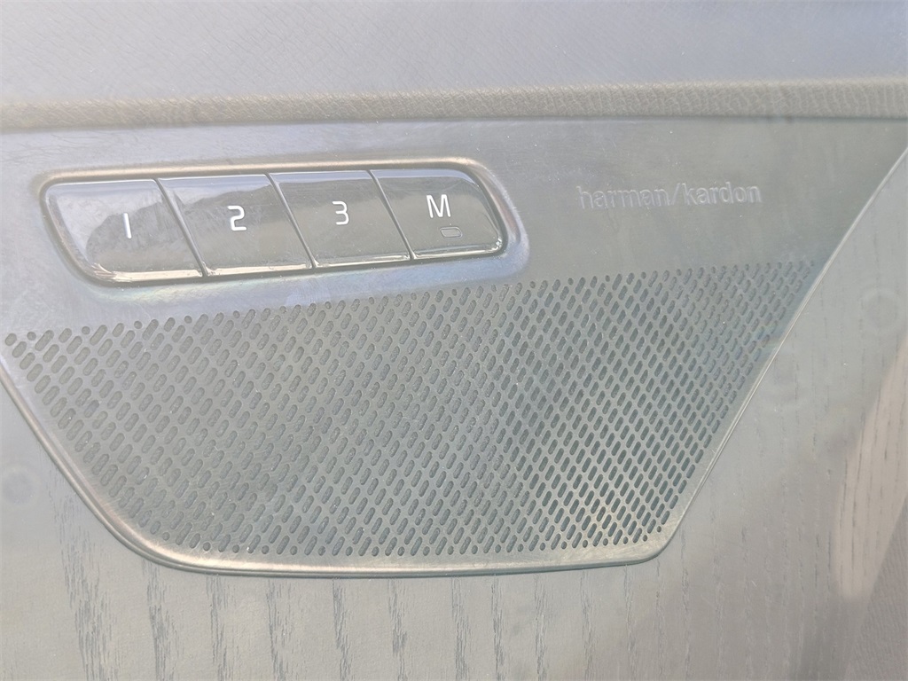 Used Car 2020 Volvo Xc90  T6 Momentum For Sale Under $25,000 In San Marcos, Texas