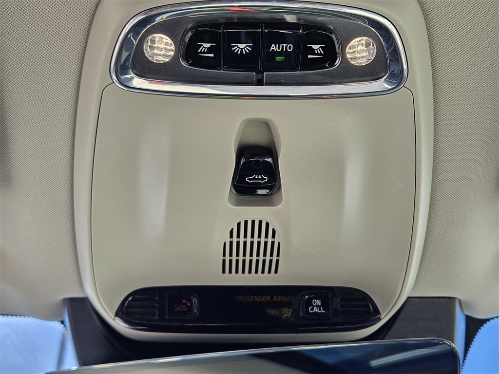 Used Car 2020 Volvo Xc90  T6 Momentum For Sale Under $25,000 In San Marcos, Texas