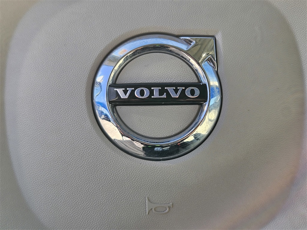 Used Car 2020 Volvo Xc90  T6 Momentum For Sale Under $25,000 In San Marcos, Texas