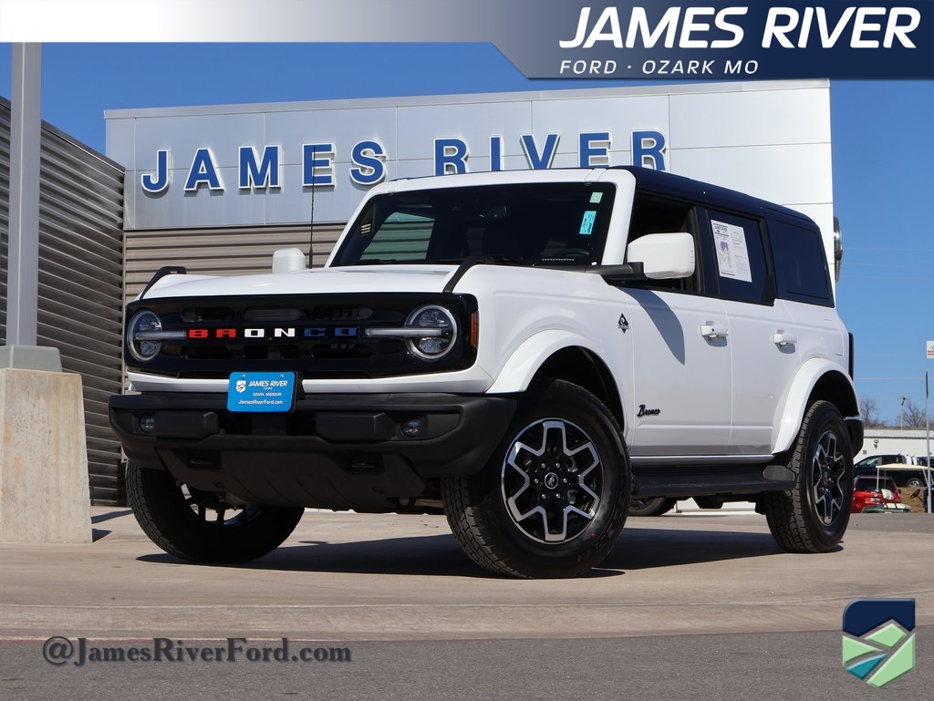 2025 Ford Bronco Outer Banks 4-Door 4WD