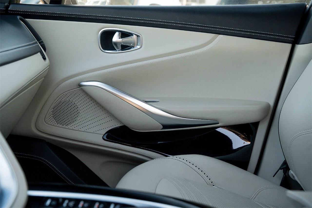 Used Car 2022 Aston Martin Dbx  Base For Sale Under $120,000 In Austin, Texas