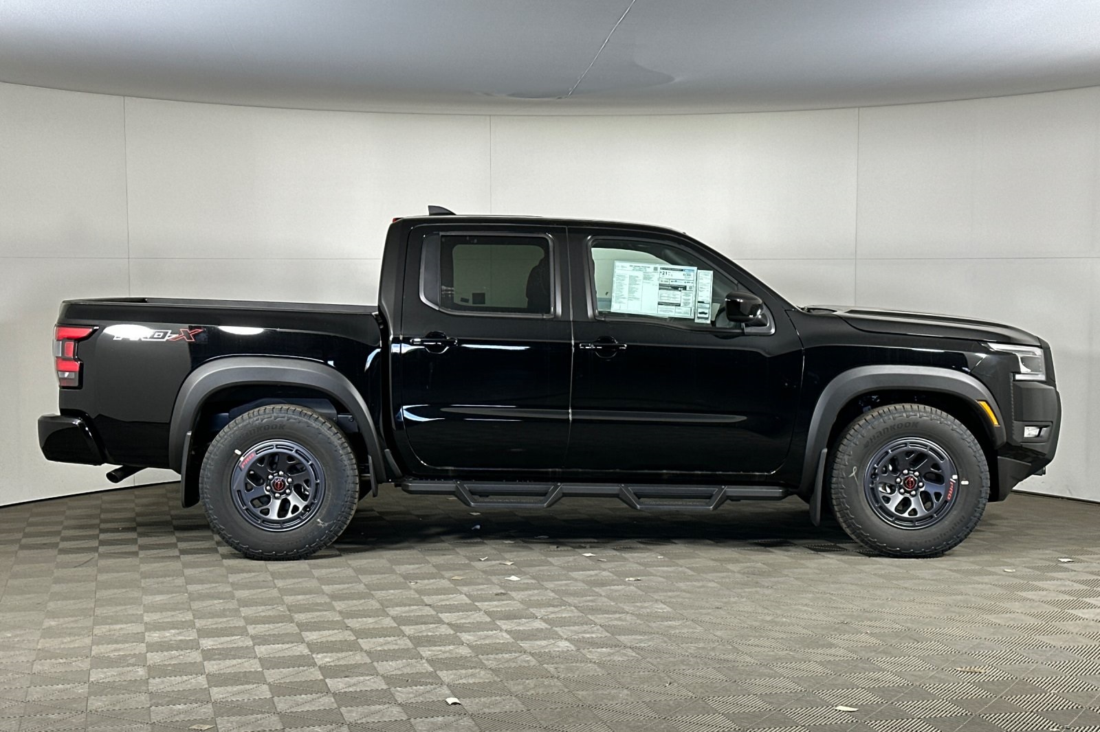 2025 Nissan Frontier PRO-X photo 2