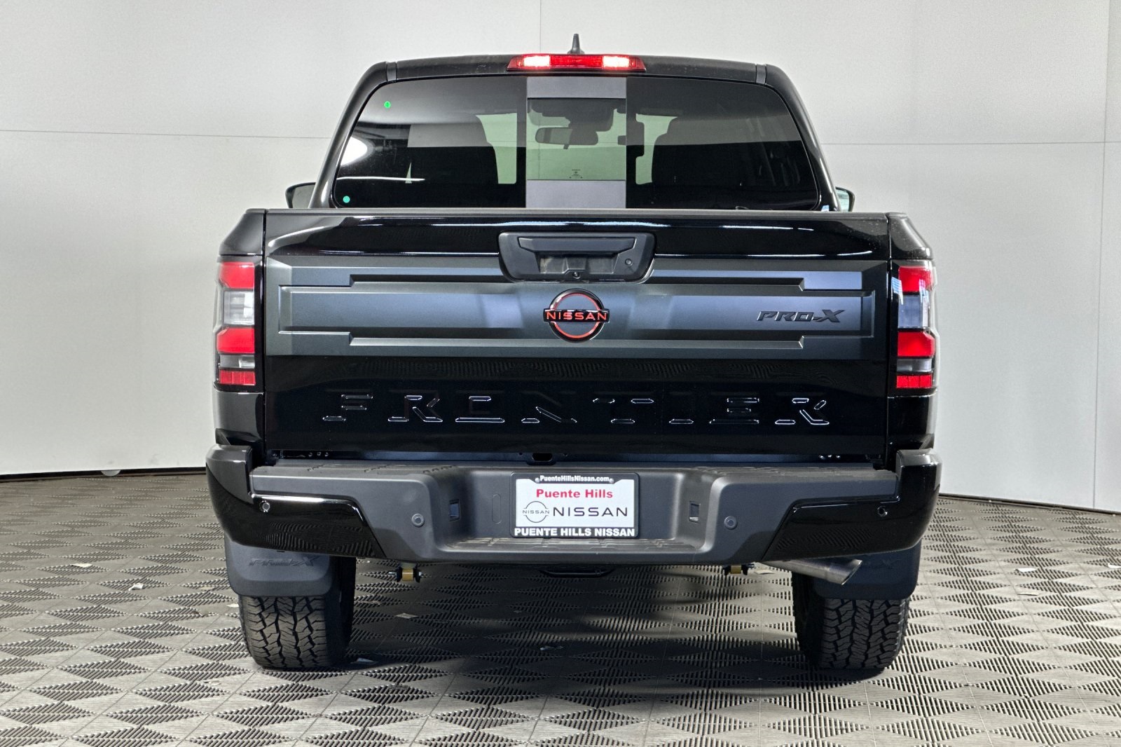 2025 Nissan Frontier PRO-X photo 4