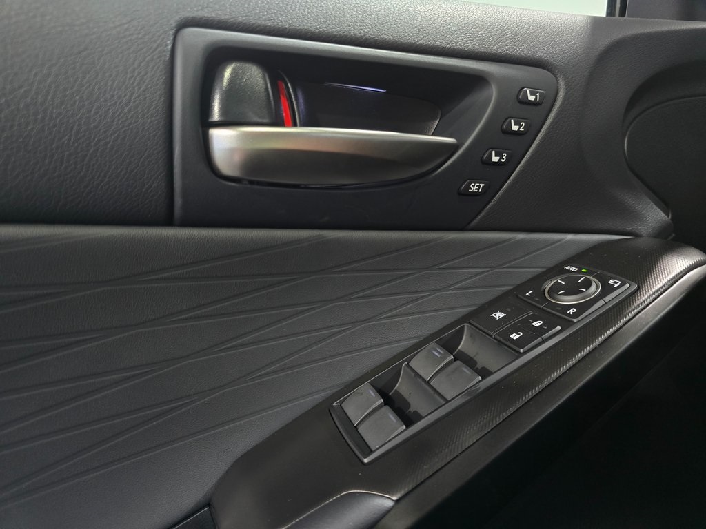 Thumbnail: 2025 Lexus IS - 13