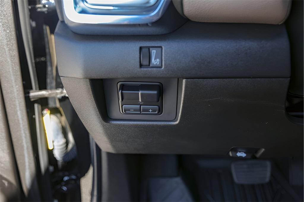 Used Car 2023 Gmc Canyon  Denali For Sale Under $50,000 In Austin, Texas