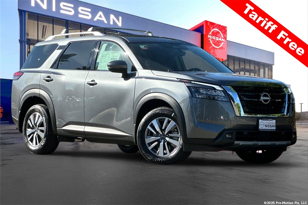 2025 Nissan Pathfinder SL's photo