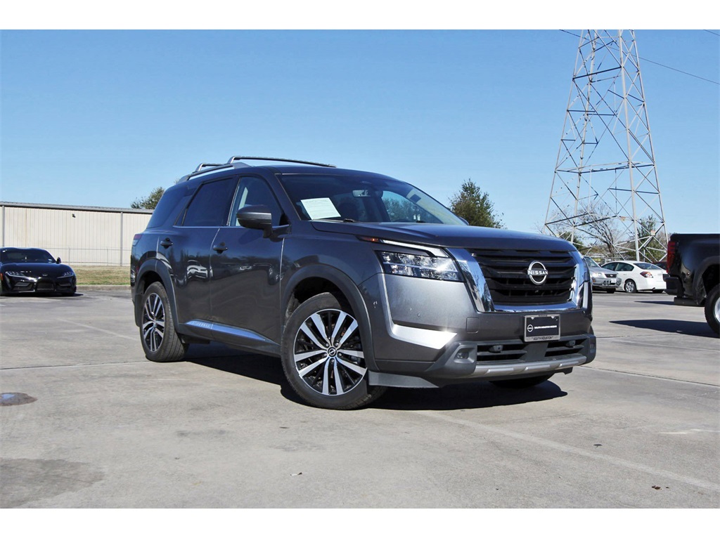 2023 Nissan Pathfinder Platinum Gray at Baytown Hyundai