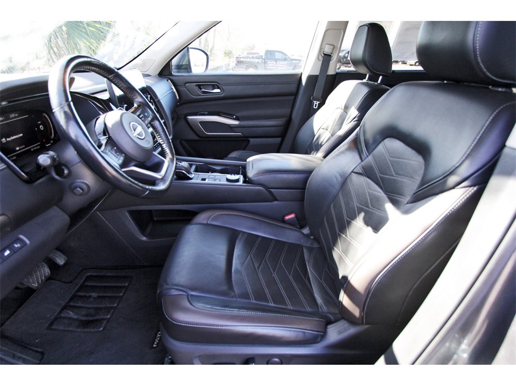 2023 Nissan Pathfinder Platinum Gray at Baytown Hyundai