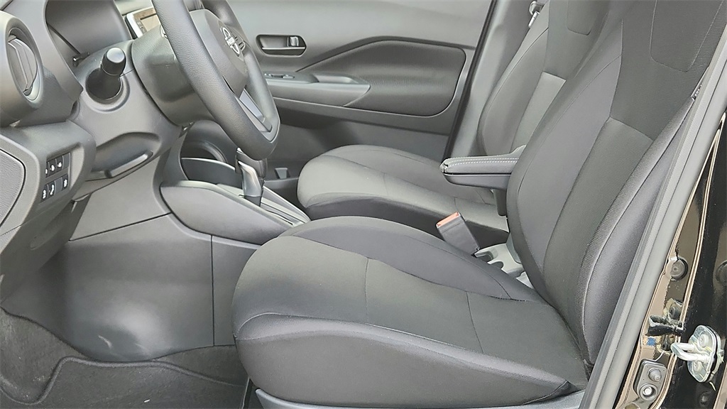 2025 Nissan Kicks Play