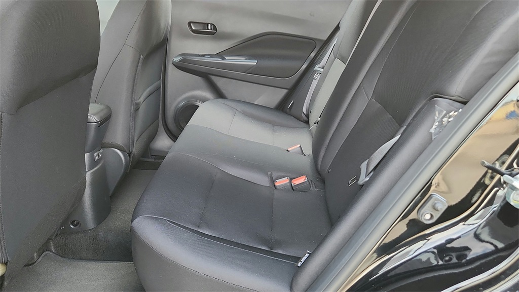 2025 Nissan Kicks Play