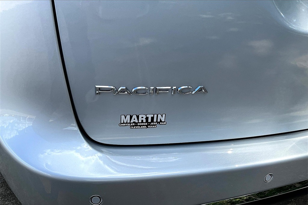 2026 Chrysler Pacifica Select - 11