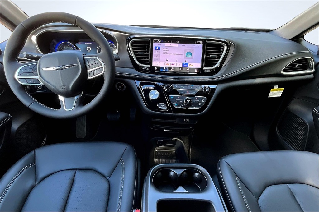 2026 Chrysler Pacifica Select - 4