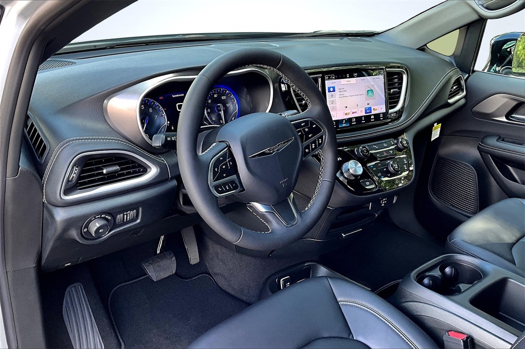 2026 Chrysler Pacifica Select - 5