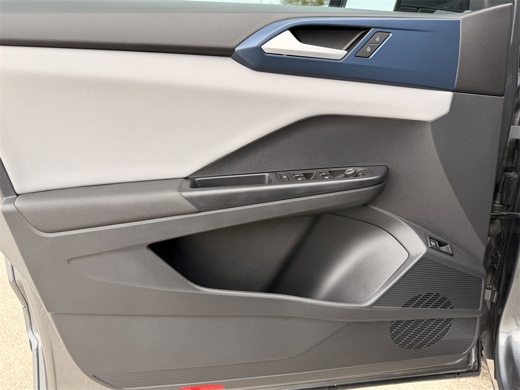 2023 Volkswagen Taos 1.5T SE Gray at DeMontrond Auto Country