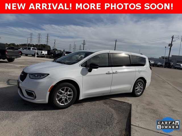 2024 Chrysler Pacifica Touring L White at Mac Haik CDJR North Houston