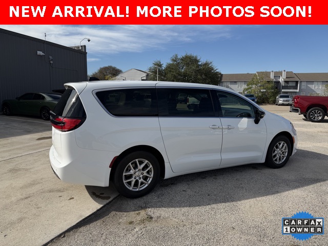 2024 Chrysler Pacifica Touring L White at Mac Haik CDJR North Houston